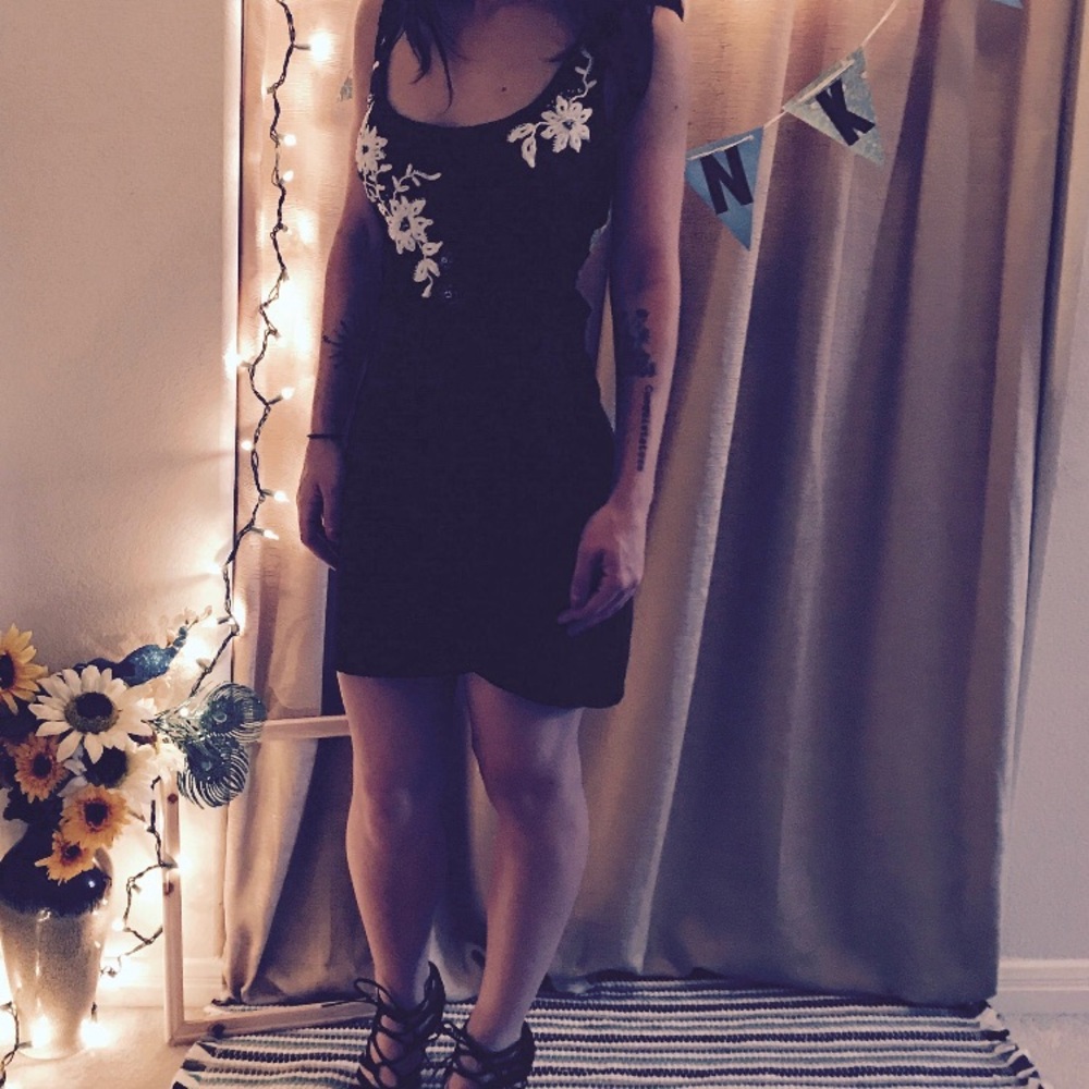 🌵80s Black Lace Sleeveless Crop Top w/ White Lace